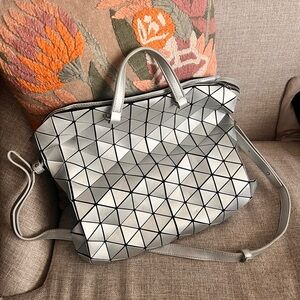 🔸Silver 📐 geometric large crossbody bag